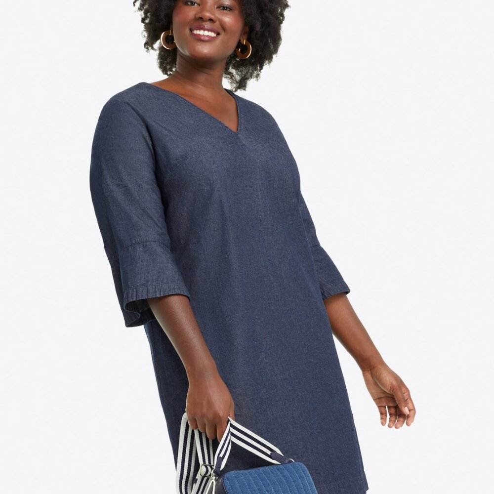 Draper James V-neck shift dress in Chambray Size Medium